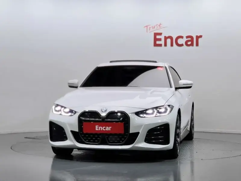 2022 BMW i4 с пробегом 76 809 км