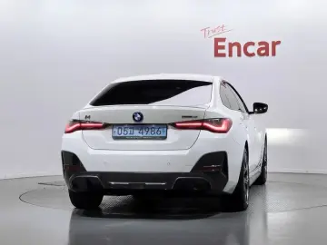 2022 BMW i4 с пробегом 76 809 км