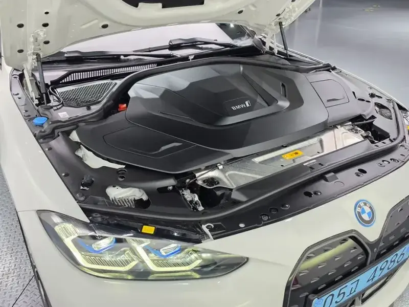 2022 BMW i4 с пробегом 76 809 км