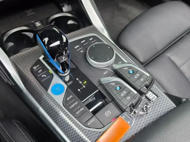 2022 BMW i4 с пробегом 76 809 км