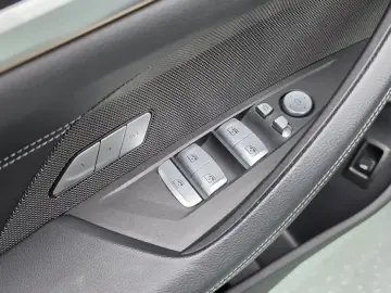 2022 BMW i4 с пробегом 76 809 км