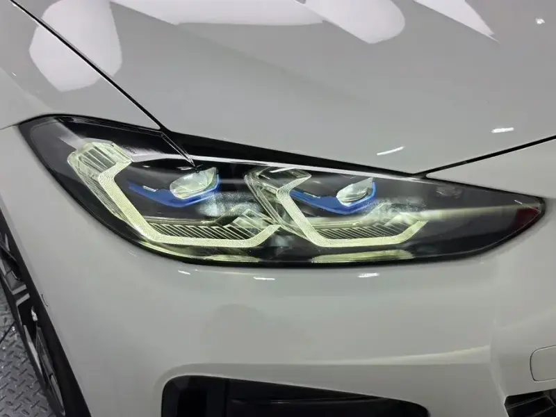 2022 BMW i4 с пробегом 76 809 км