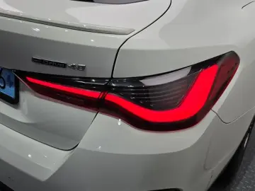 2022 BMW i4 с пробегом 76 809 км