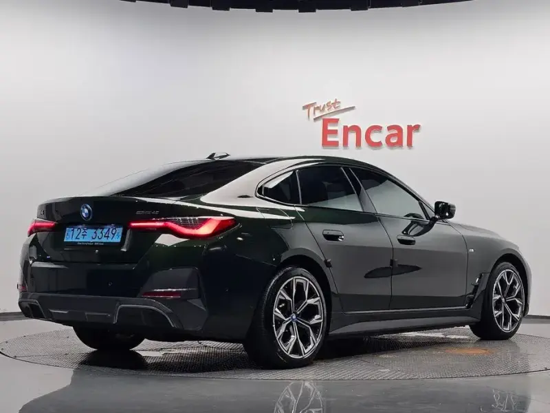 2022 BMW i4 с пробегом 86 518 км