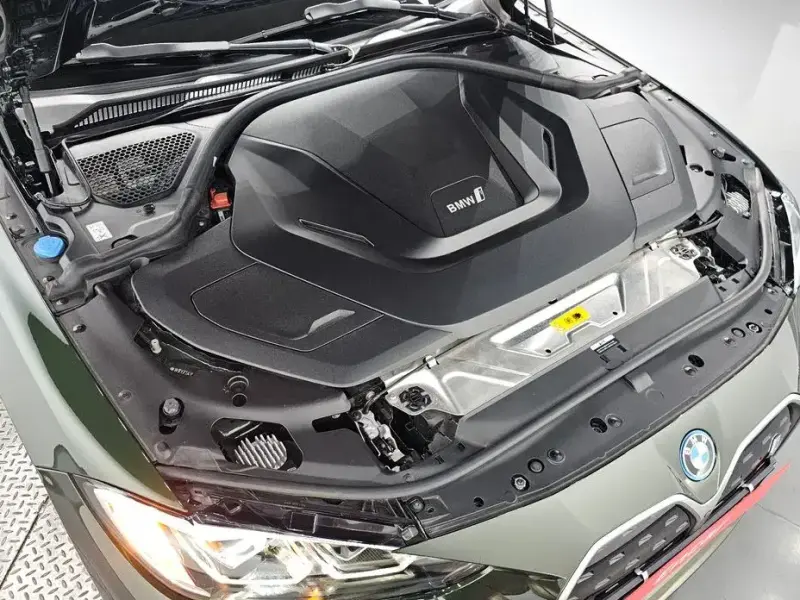 2022 BMW i4 с пробегом 86 518 км
