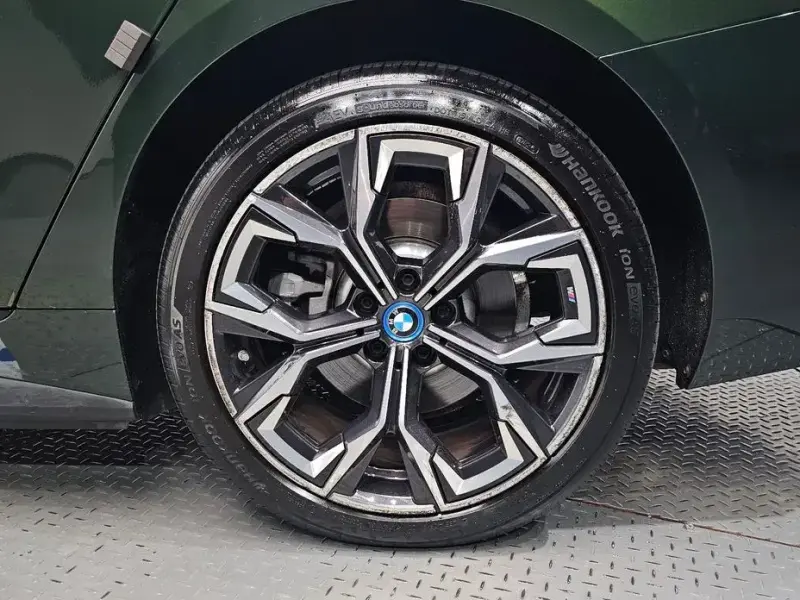 2022 BMW i4 с пробегом 86 518 км