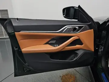 2022 BMW i4 с пробегом 86 518 км