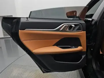 2022 BMW i4 с пробегом 86 518 км