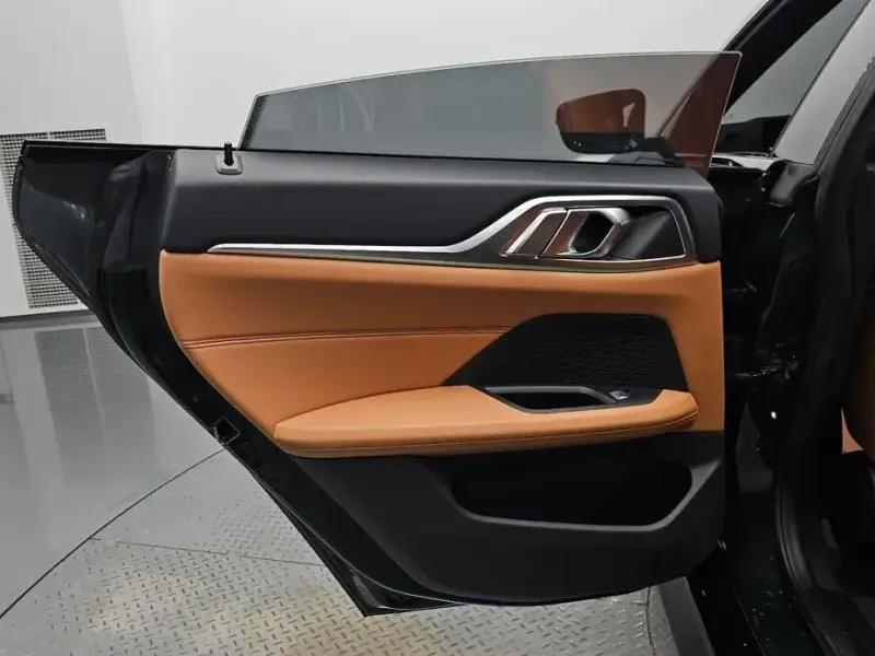 2022 BMW i4 с пробегом 86 518 км
