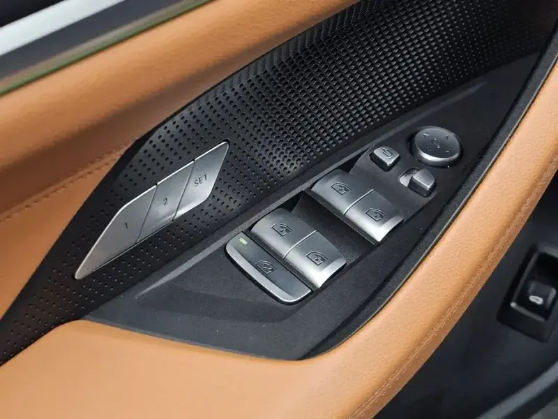 2022 BMW i4 с пробегом 86 518 км