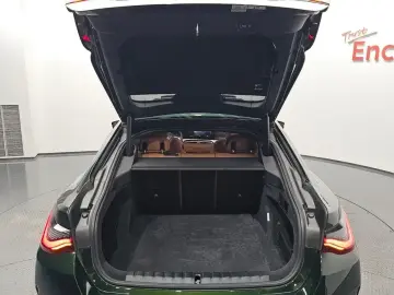 2022 BMW i4 с пробегом 86 518 км
