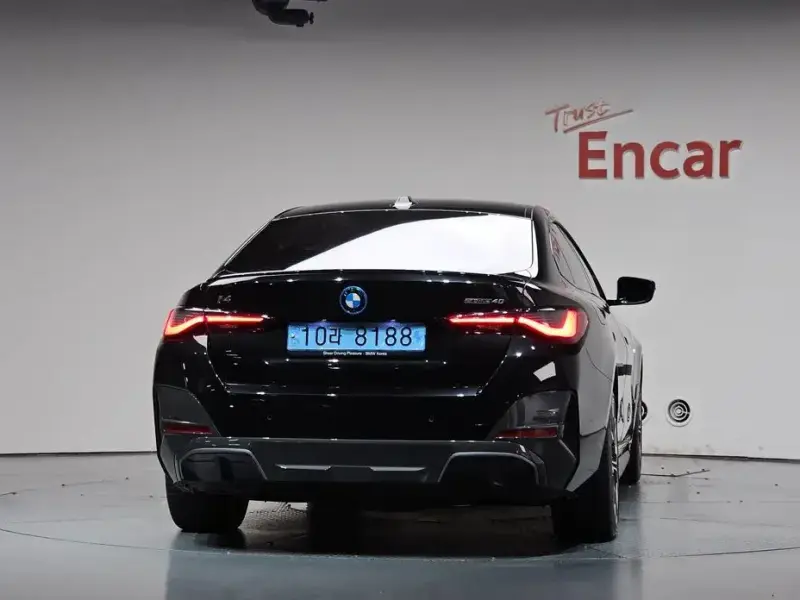 2023 BMW i4 с пробегом 35 315 км