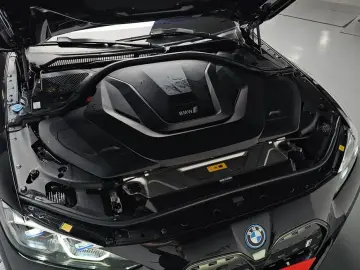 2023 BMW i4 с пробегом 35 315 км