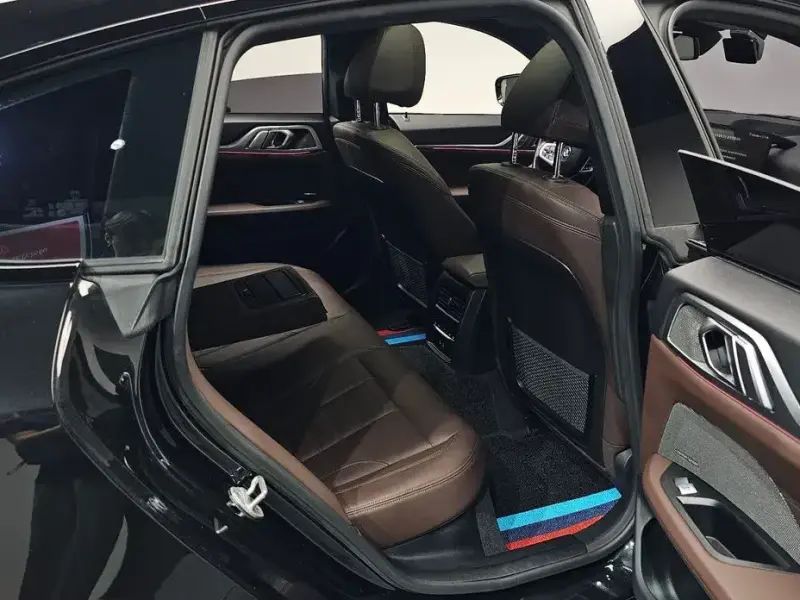 2023 BMW i4 с пробегом 35 315 км