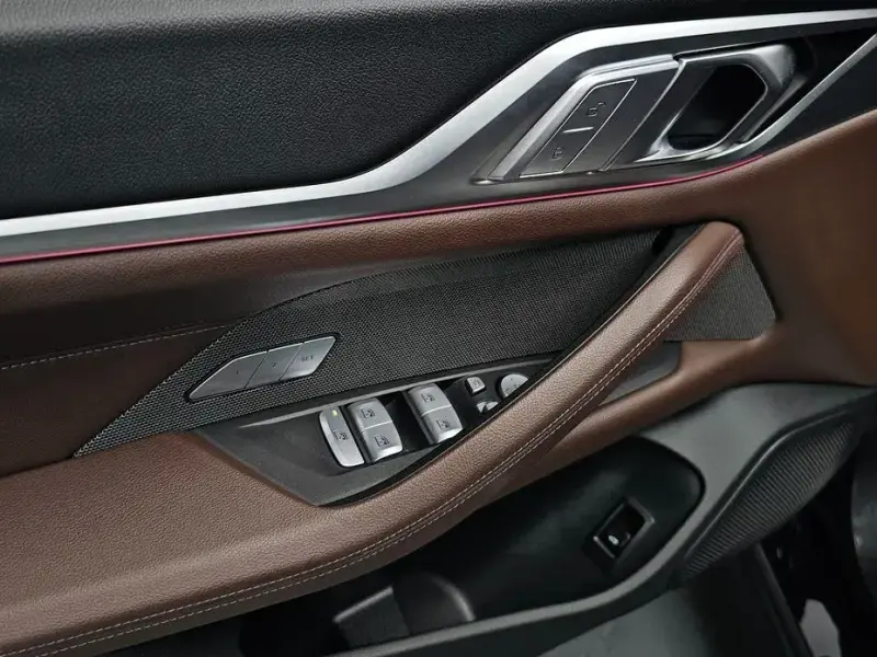 2023 BMW i4 с пробегом 35 315 км