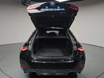 2023 BMW i4 с пробегом 35 315 км