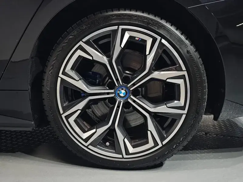 2023 BMW i4 с пробегом 35 315 км