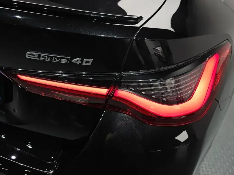 2023 BMW i4 с пробегом 35 315 км