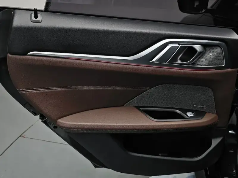 2023 BMW i4 с пробегом 35 315 км