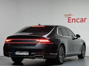 2023 Genesis G90 с пробегом 71 932 км