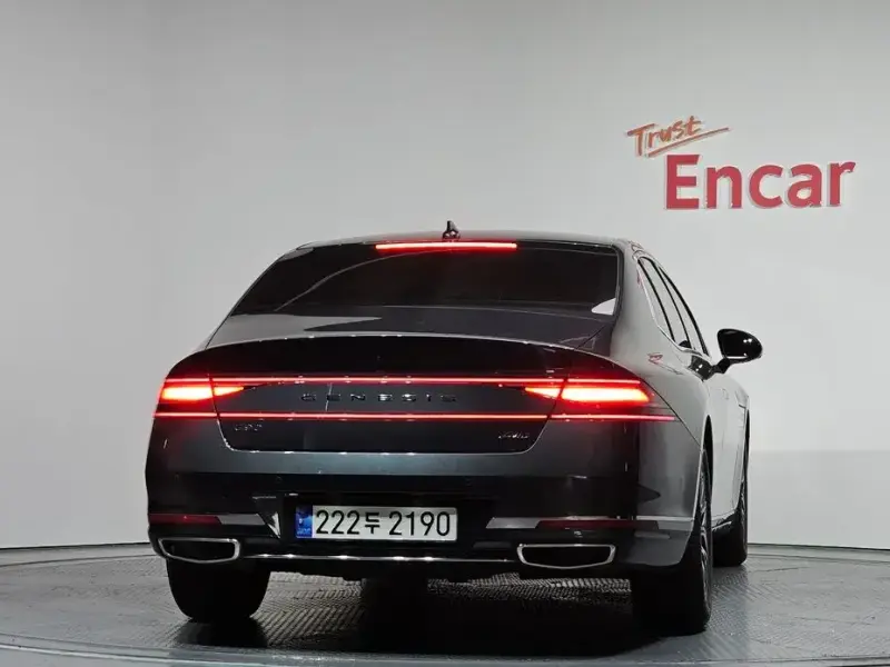 2023 Genesis G90 с пробегом 71 932 км
