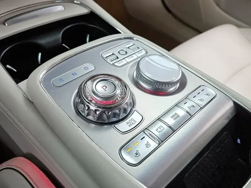 2023 Genesis G90 с пробегом 71 932 км
