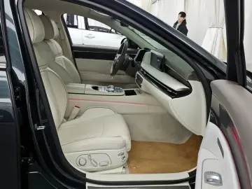 2023 Genesis G90 с пробегом 71 932 км