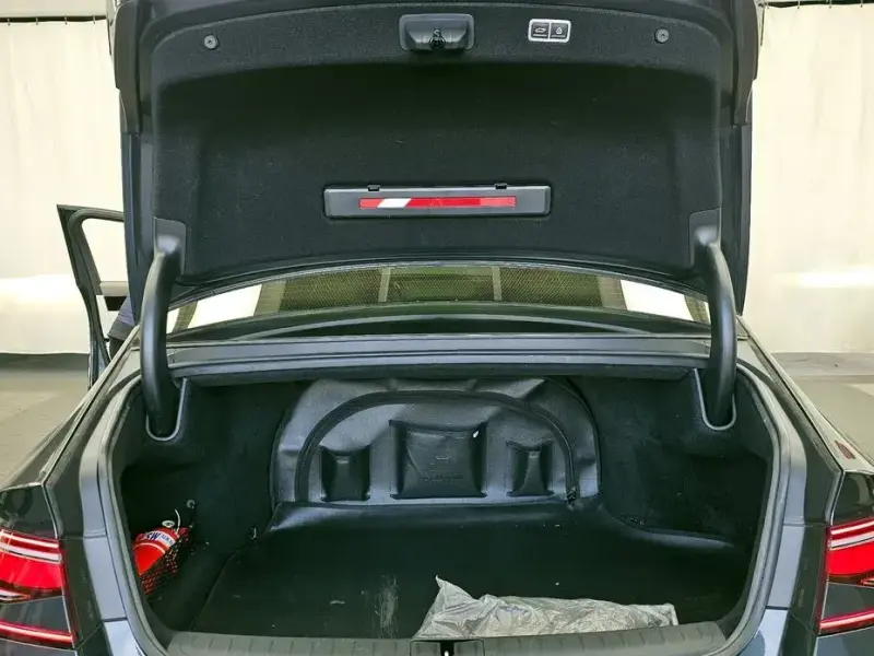 2023 Genesis G90 с пробегом 71 932 км
