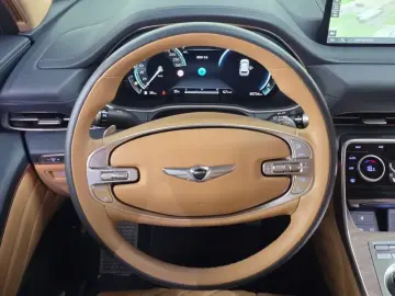 2023 Genesis GV80 с пробегом 80 724 км