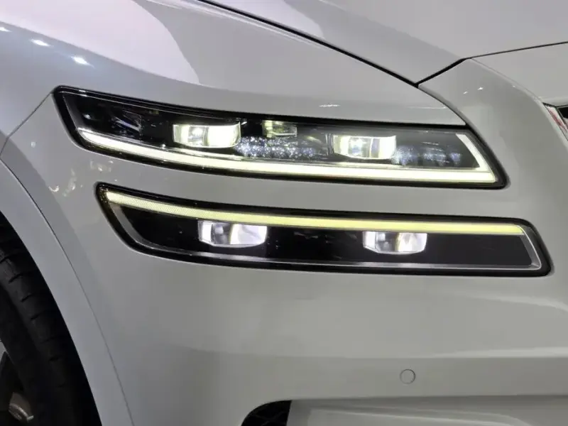 2023 Genesis GV80 с пробегом 80 724 км
