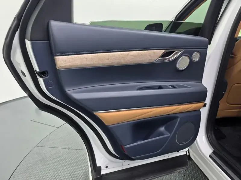 2023 Genesis GV80 с пробегом 80 724 км