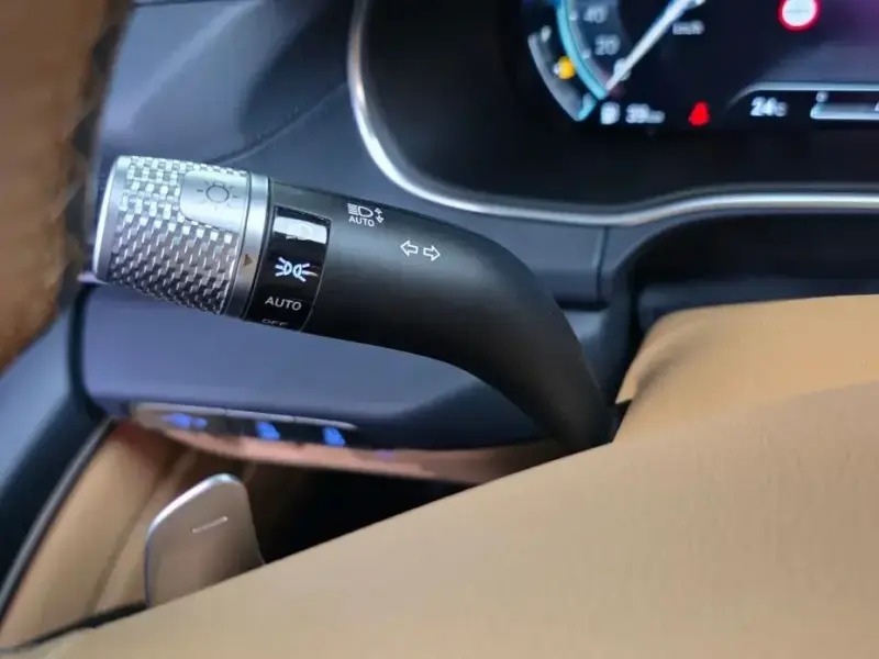2023 Genesis GV80 с пробегом 80 724 км
