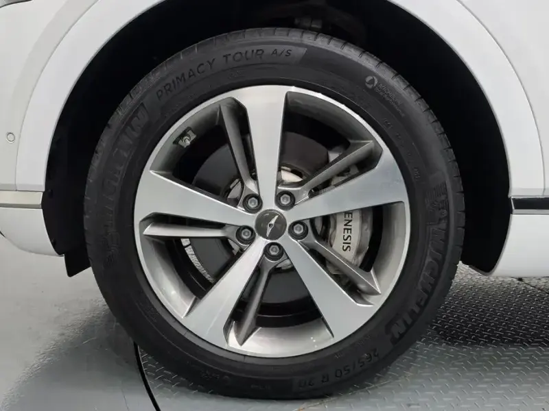 2023 Genesis GV80 с пробегом 47 901 км