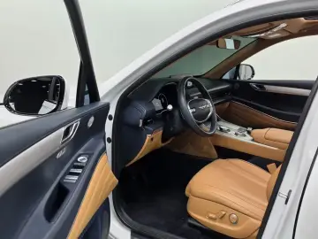 2023 Genesis GV80 с пробегом 47 901 км