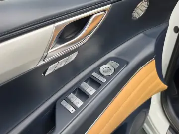 2023 Genesis GV80 с пробегом 47 901 км