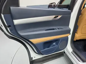 2023 Genesis GV80 с пробегом 47 901 км