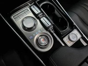 2023 Genesis GV80 с пробегом 46 057 км