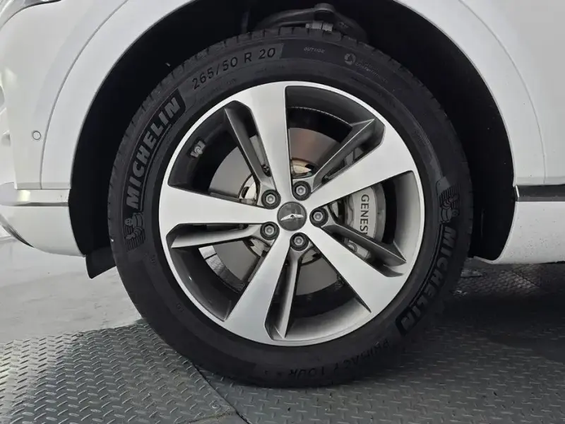 2023 Genesis GV80 с пробегом 45 310 км