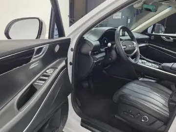 2023 Genesis GV80 с пробегом 46 057 км