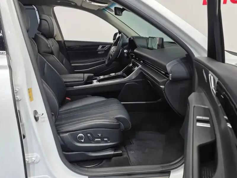 2023 Genesis GV80 с пробегом 46 057 км