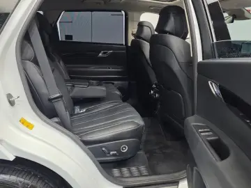 2023 Genesis GV80 с пробегом 46 057 км