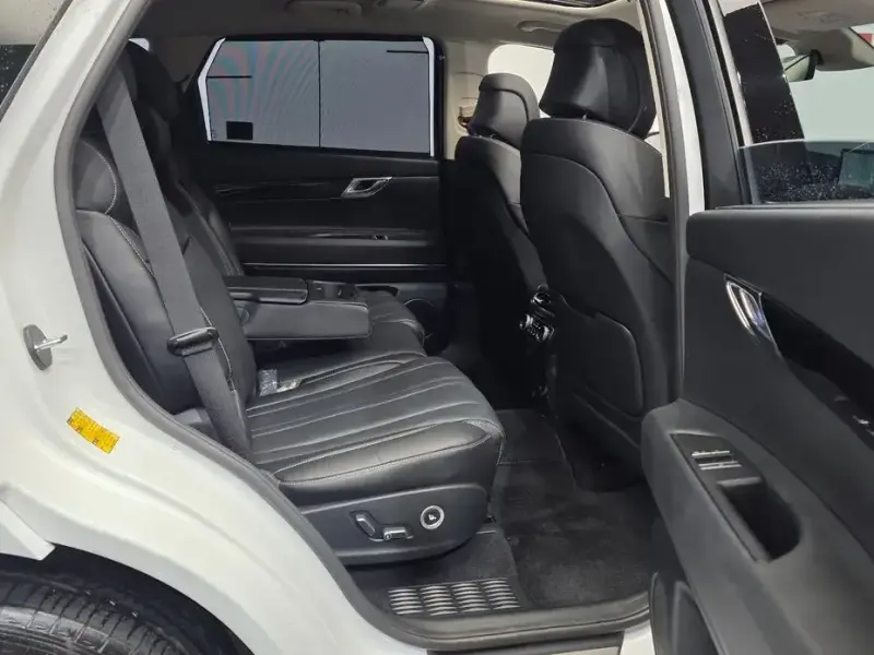 2023 Genesis GV80 с пробегом 46 057 км