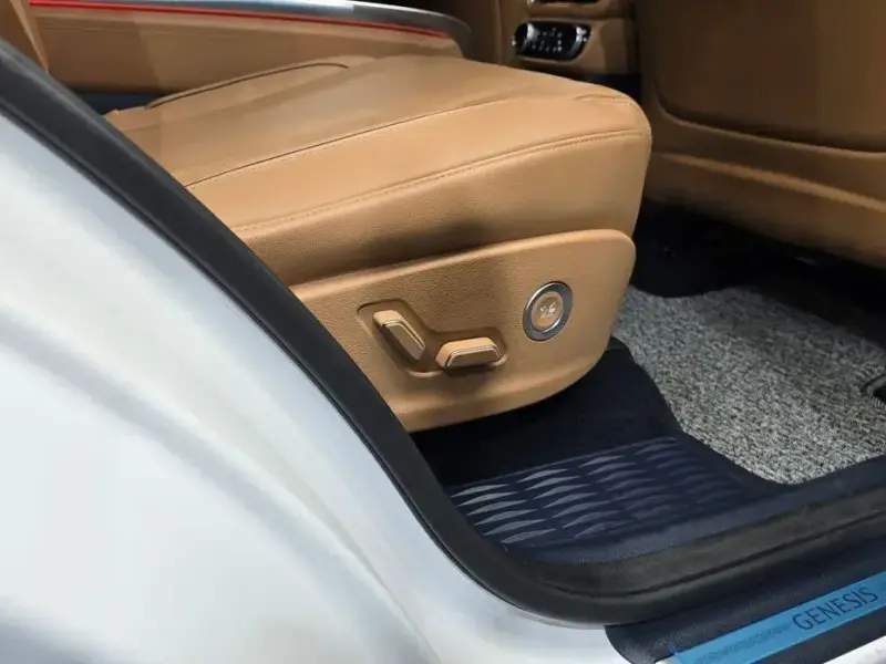 2023 Genesis GV80 с пробегом 45 310 км