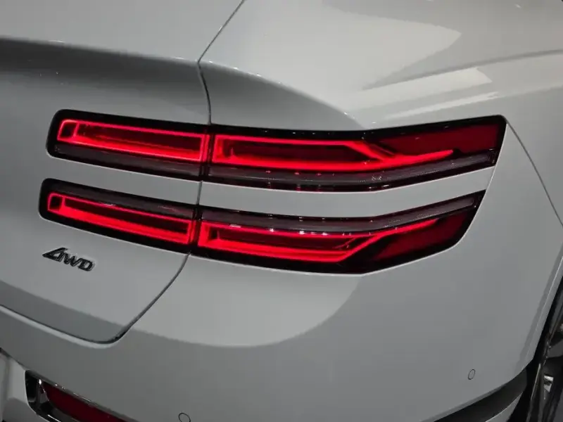 2023 Genesis GV80 с пробегом 46 057 км