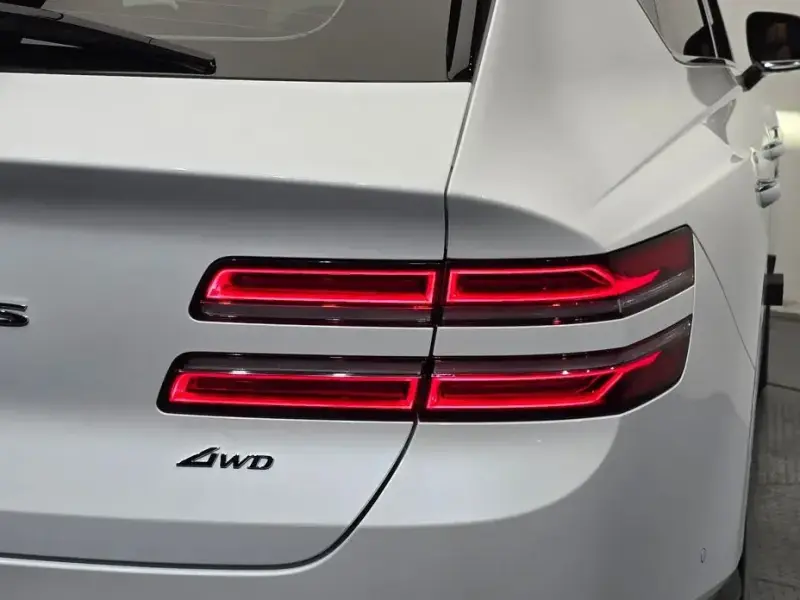 2023 Genesis GV80 с пробегом 45 310 км