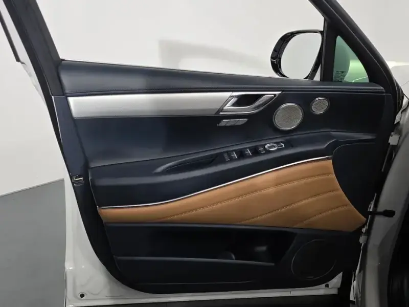 2023 Genesis GV80 с пробегом 45 310 км