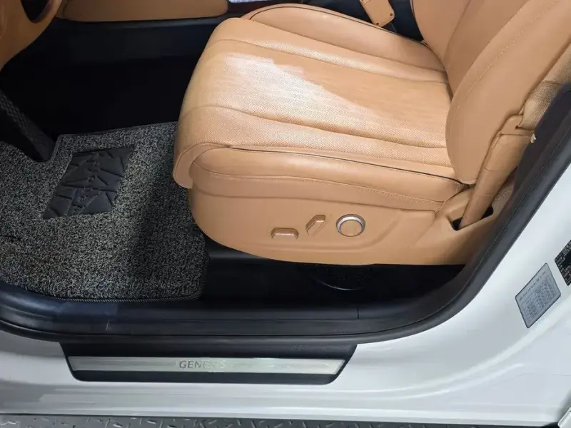 2023 Genesis GV80 с пробегом 45 310 км