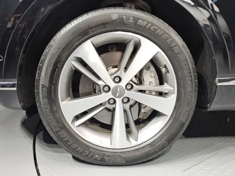 2023 Genesis GV80 с пробегом 48 044 км