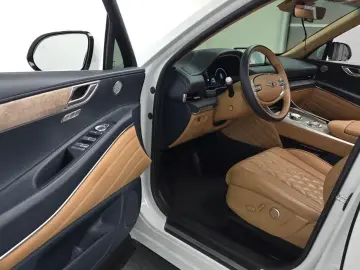 2023 Genesis GV80 с пробегом 50 322 км
