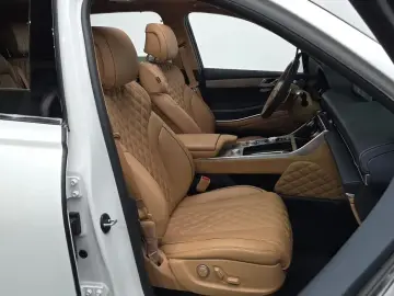 2023 Genesis GV80 с пробегом 50 322 км